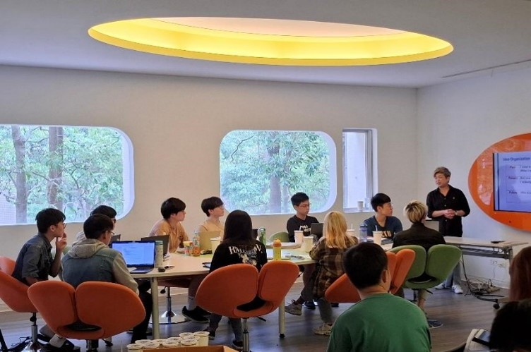 National Yang Ming Chiao Tung University-College of Informatics photo 1